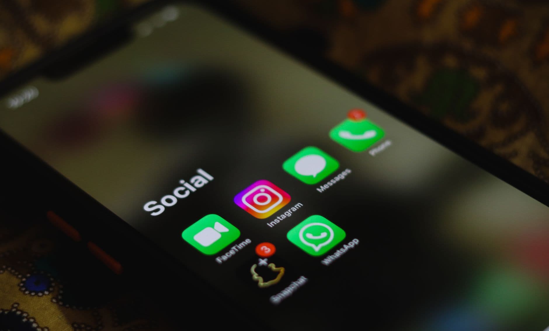 Aplicaciones de redes sociales en un celular